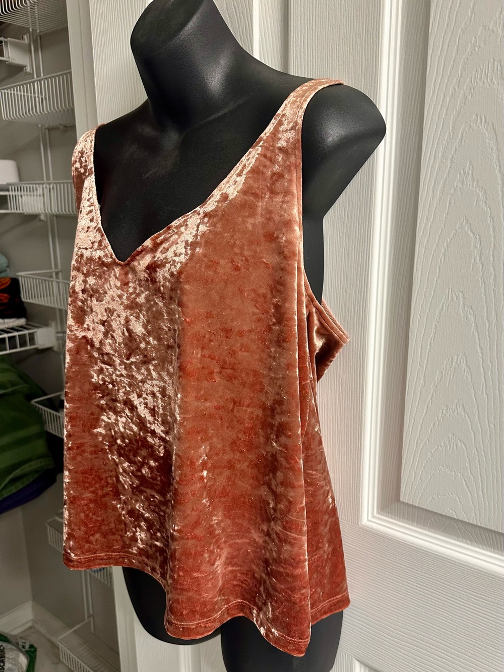 H&M Metallic Faux Velvet V-Neck Tank in Rust Orange - Picture 2 of 4